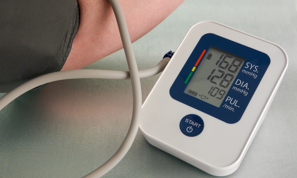 How to Check Blood Pressure Correctly at Home Adult correctly measuring blood pressure at home with an automatic upper arm blood pressure monitor